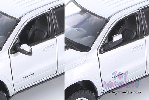 Showcasts Collectibles - Dodge Ram 1500 Crew Cab Pickup Truck Assortment (2019, 1/24 scale diecast model car, Asstd.) 79357/58D