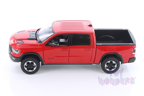 Showcasts Collectibles - Dodge Ram 1500 Crew Cab Rebel Pickup Truck (2019, 1/24 scale diecast model car, Red) 79358R/16D