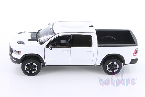 Showcasts Collectibles - Dodge Ram 1500 Crew Cab Rebel Pickup Truck (2019, 1/24 scale diecast model car, White) 79358W/16D