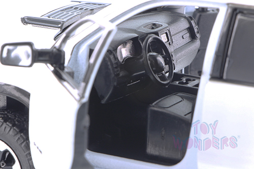 Showcasts Collectibles - Dodge Ram 1500 Crew Cab Rebel Pickup Truck (2019, 1/24 scale diecast model car, White) 79358W/16D