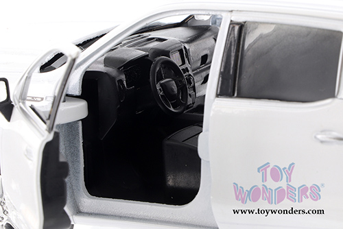 Showcasts Collectibles - GMC&reg; Sierra 1500 Denali Crew Cab Pickup Truck (2019, 1/27 scale diecast model car, White) 79362WH