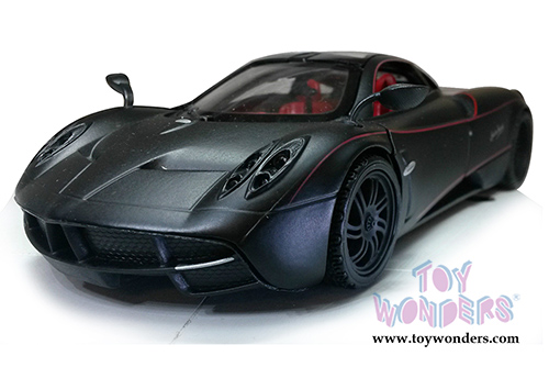 Showcasts Collectibles - Pagani Huayra (1/24 scale diecast model car, Matte Black) 79502