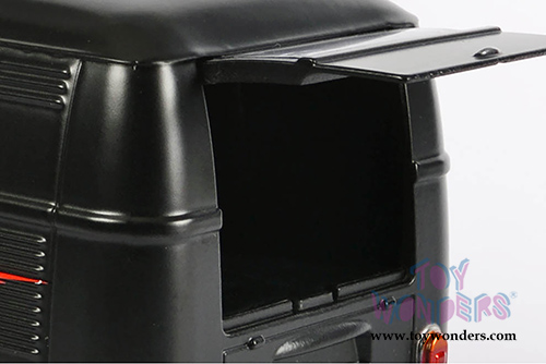 Motormax - Volkswagen Type 2 (T1) Delivery Van Custom Garage (1/24 scale diecast model car, Matte Black) 79567