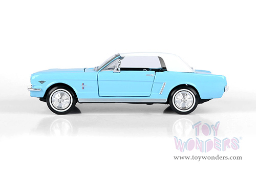 Motormax 007 James Bond Collection - Ford Mustang James Bond 007 "Thunderball" (60 years of Bond) (1964.5 1/24 scale diecast model car, Light Blue with White Top) 79855