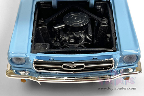 Motormax 007 James Bond Collection - Ford Mustang James Bond 007 "Thunderball" (60 years of Bond) (1964.5 1/24 scale diecast model car, Light Blue with White Top) 79855