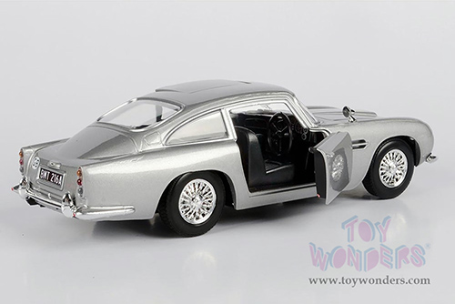 Motormax 007 James Bond Collection - Aston Martin DB5 - Gold Finger (60 years of Bond) (1/24 scale diecast model car, Silver) 79857WSV