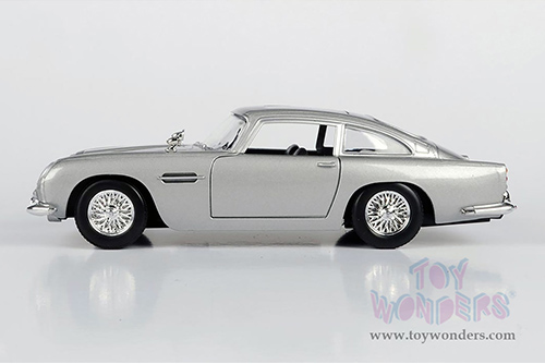 Motormax 007 James Bond Collection - Aston Martin DB5 - Gold Finger (60 years of Bond) (1/24 scale diecast model car, Silver) 79857WSV