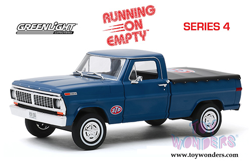 Greenlight - Running on Empty Series 4 | Ford F-100 Pick Up Truck with Bed Cover STP (19670, 1/24 scale diecast model car, Blue) 85053