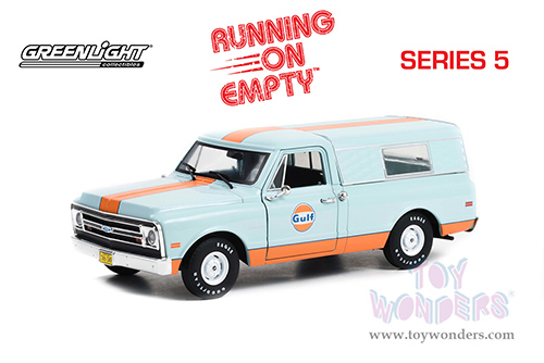 Greenlight - Running on Empty Series 5 | Chevrolet&reg; C-10 Pickup Truck with Camper Gulf Oil (1968, 1/24 scale diecast model car, Light Blue with Orange Stripes) 85062