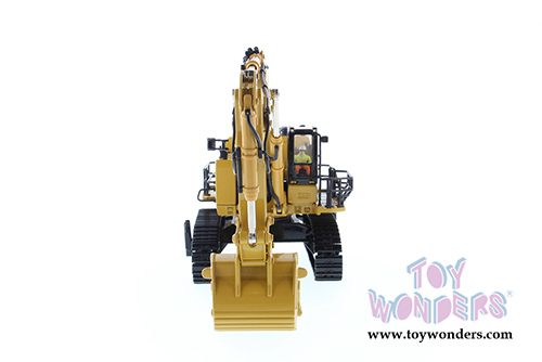 Diecast Masters - Caterpillar 5110B Hydraulic Excavator with Operator - Core Classics Series (1/50 scale diecast model car, Yellow) 85098C