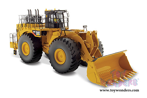 Diecast Masters - Caterpillar 994F Wheel Loader with Operator - Core Classics Series (1/50 scale diecast model car, Yellow) 85161C