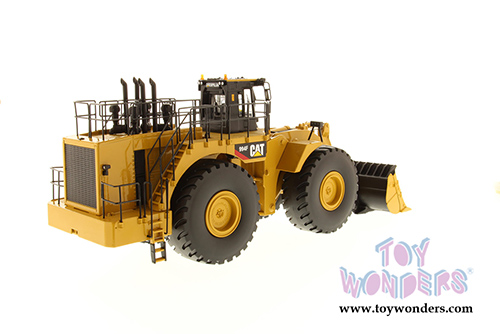 Diecast Masters - Caterpillar 994F Wheel Loader with Operator - Core Classics Series (1/50 scale diecast model car, Yellow) 85161C