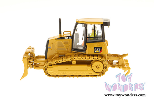 Diecast Masters - Caterpillar D6K XL Track-Type Tractor with Operator - High Line Series (1/50 scale diecast model car, Yellow) 85192C