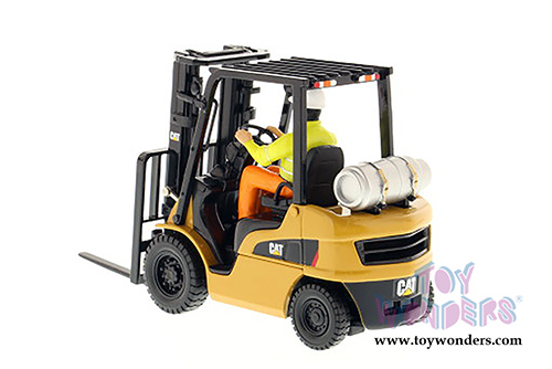 Diecast Masters - Caterpillar P5000 Lift Truck - Core Classics Series (1/25 scale diecast model car, Yellow) 85223