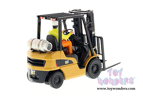 Diecast Masters - Caterpillar P5000 Lift Truck - Core Classics Series (1/25 scale diecast model car, Yellow) 85223