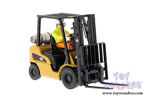 Diecast Masters - Caterpillar P5000 Lift Truck - Core Classics Series (1/25 scale diecast model car, Yellow) 85223