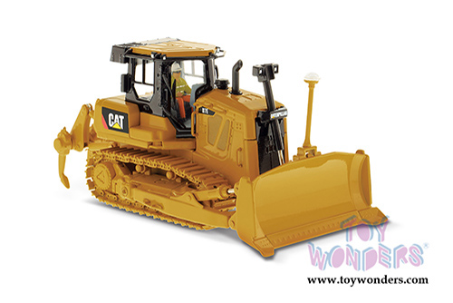 Diecast Masters - Caterpillar D7E Track-Type Tractor with Operator - High Line Series (1/50 scale diecast model car, Yellow) 85224C