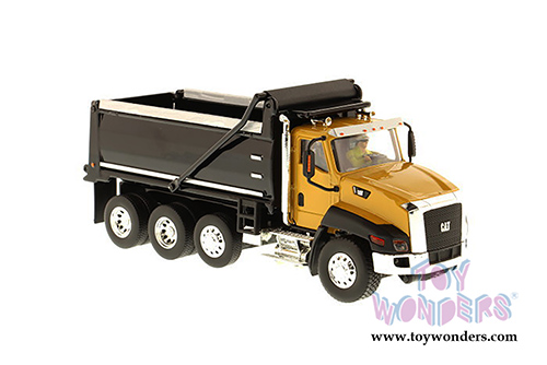 Diecast Masters - Caterpillar CT660 Dump Truck with Operator - Core Classics Series (1/50 scale diecast model car, Yellow/Black) 85290C