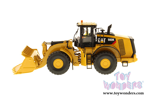 Diecast Masters - Caterpillar 980K Wheel Loader Rock Configuration Tractor with Operator - High Line Series (1/50 scale diecast model car, Yellow) 85296
