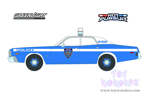 Greenlight - Plymouth Fury New York City Police Department NYPD Hot Pursuit Series 4 (1975, 1/24 scale diecast model car, Light Blue/White) 85542