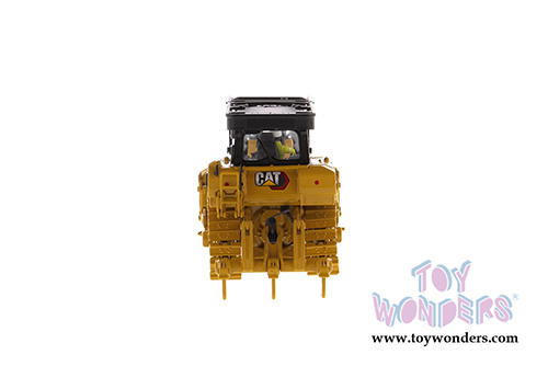 Diecast Masters - Caterpillar D6 Track-Type Tractor with SU Blade and Operator - High Line Series (1/50 scale diecast model car, Yellow) 85553
