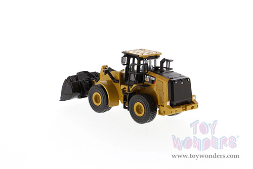 Diecast Masters - Caterpillar&reg; 950M Wheel Loader - Play & Collect! Series (1/64 scale diecast model car, Yellow) 85692