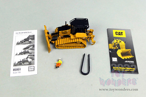 Diecast Masters - Caterpillar&reg; D5 LGP VPAT Track Type Dozer with Operator - High Line Series (1/50 scale diecast model car, Yellow/Black) 85951