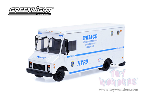 Greenlight - Grumman Olson Van New York City Police Department (NYPD) Life Safety Systems Division (1993, 1/43 scale diecast model car, White/Blue stripes) 86193