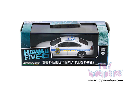 Greenlight Hollywood - Hawaii Five-0 Chevrolet Impala Police Cruiser - Honolulu Police (2010, 1/43 scale diecast model car, White/Blue) 86518