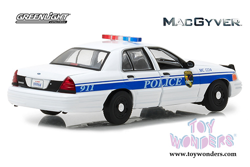 Greenlight Hollywood - MacGyver&trade; - Ford Crown Victoria Police Interceptor (2003, 1/43 scale diecast model car, White/Blue) 86520