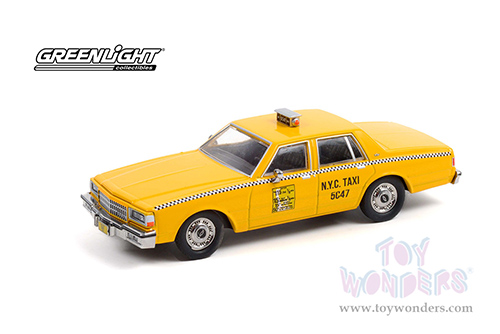 Greenlight - Chevrolet&reg; Caprice New York City (N.Y.C.) Taxi  (1967, 1/43 scale diecast model car, Yellow) 86611