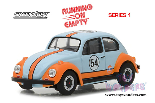 Greenlight - Running on Empty Series 1 | Volkswagen Beetle #54 - Gulf Oil (1966, 1/43 scale diecast model car, Light Blue/Orange) 87010D/24