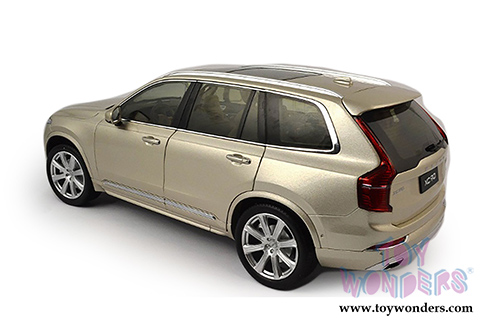 Motor City Classics - Volvo XC90 Hard Top (2015, 1/18 scale diecast model car, Sand) 88191