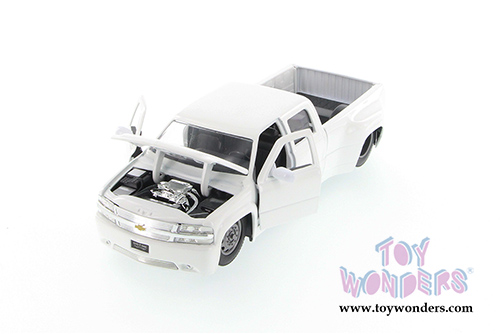 Jada Toys Bigtime Kustoms - Chevy Silverado Dooley Pickup (1999, 1/24 scale diecast model car, Asstd.) 90146YJ