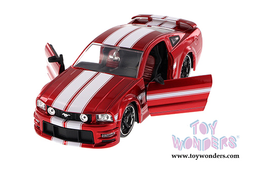 Jada Toys Bigtime Muscle - Ford Mustang GT Hard Top (2006, 1/24 scale diecast model car, Asstd.) 90658YV