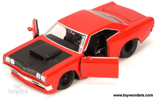 Jada Toys Bigtime Muscle - Plymouth Hemi Road Runner Hard Top (1969, 1/24 scale diecast model car, Asstd.) 90918MP