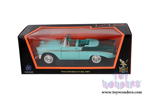 Lucky Road Signature - Chevrolet&reg; Bel Air&reg; Convertible (1956, 1/18 scale diecast model car, Green) 92128GN