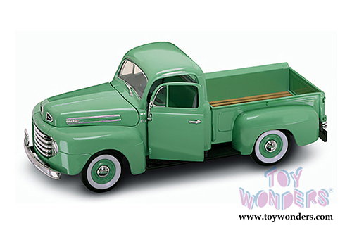 Lucky Road Signature - Ford F-1 Pick Up (1948, 1/18 scale diecast model car, Green) 92218GN/12