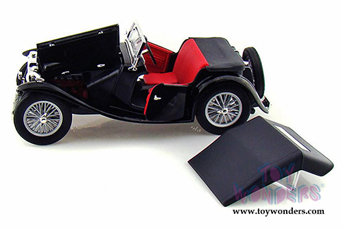 Lucky Road Signature - MG TC Midget Convertible w/ Removable Bonnet (1947, 1/18 scale diecast model car, Black) 92468BK/12
