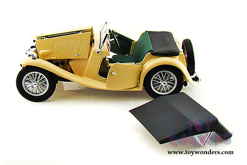 Lucky Road Signature - MG TC Midget Convertible w/ Removable Bonnet (1947, 1/18 scale diecast model car, Yellow) 92468YL