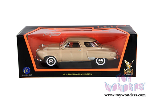 Lucky Road Signature - Studebaker Champion Hard Top (1950, 1/18 scale diecast model car, Tan) 92478TN
