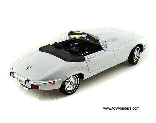Yatming - Jaguar E-Type Convertible (1971, 1/18 scale diecast model car, White) 92608
