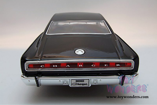 Lucky Road Signature - Dodge Charger Hard Top (1966, 1/18 scale diecast model car, Black) 92638BK/12