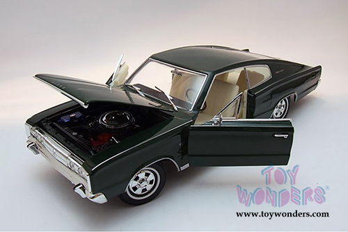 Lucky Road Signature - Dodge Charger Hard Top (1966, 1/18 scale diecast model car, Green) 92638GN/12