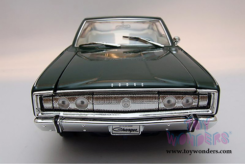 Lucky Road Signature - Dodge Charger Hard Top (1966, 1/18 scale diecast model car, Green) 92638GN/12