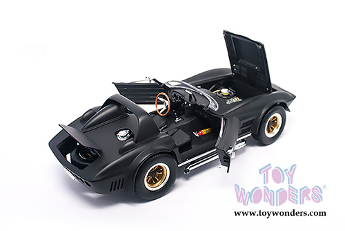 Lucky Road Signature - Chevrolet&reg; Corvette&reg; Grand Sport Roadster (1964, 1/18 scale diecast model car, Matte Black) 92697MBK