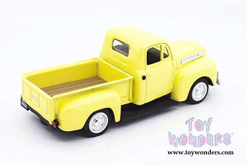 Yatming Road Signature - Ford F-1 Pickup Truck (1948, 1/43 scale diecast model car, Yellow) 94212YL