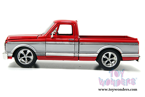 Jada Toys Bigtime Kustoms - Chevrolet Cheyenne Pick Up (1972, 1/24 scale diecast model car, Asstd.) 96865A