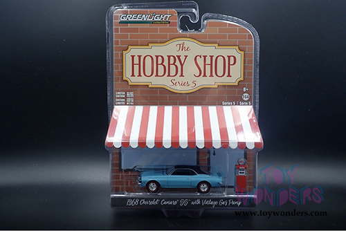Greenlight - The Hobby Shop Series 5 | Chevrolet Camaro SS with Vintage Gas Pump (1968, 1/64 scale diecast model car, Blue/Back) 97050B/48