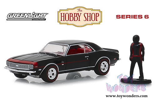 Greenlight - The Hobby Shop Series 6 | Chevrolet&reg; Camaro&reg; RS-SS&trade; with Race Car Driver (1968, 1/64 scale diecast model car, Black) 97060C/48